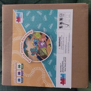 Marlo & Buzz Puzzle Planet Raceway